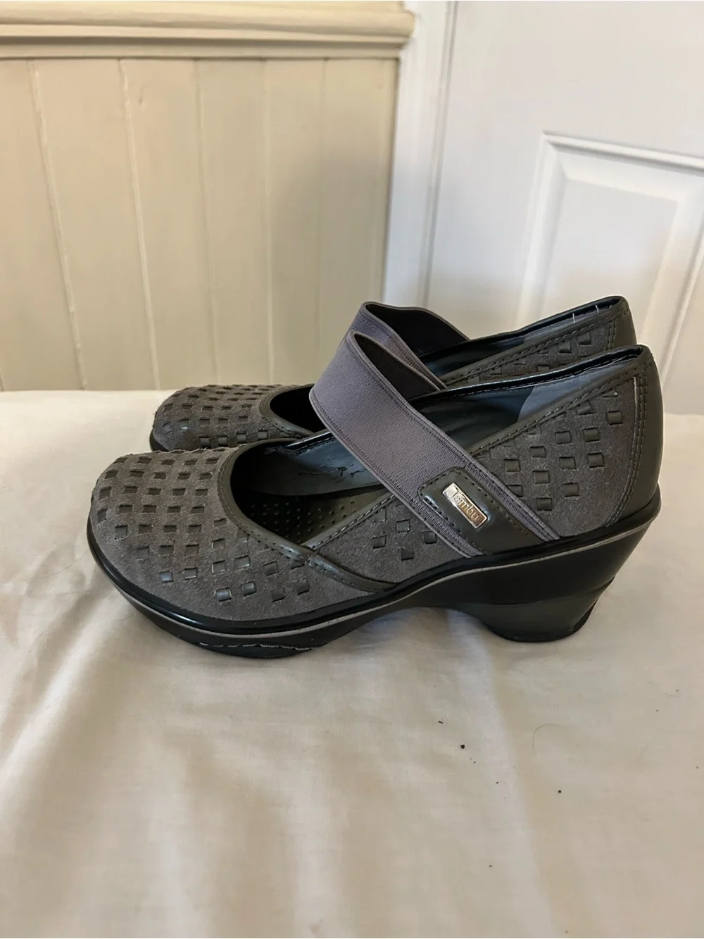 Jambu Scarlet Sport Wedge Suede Mary Jane Shoes/Size 6.5 Medium/Gray